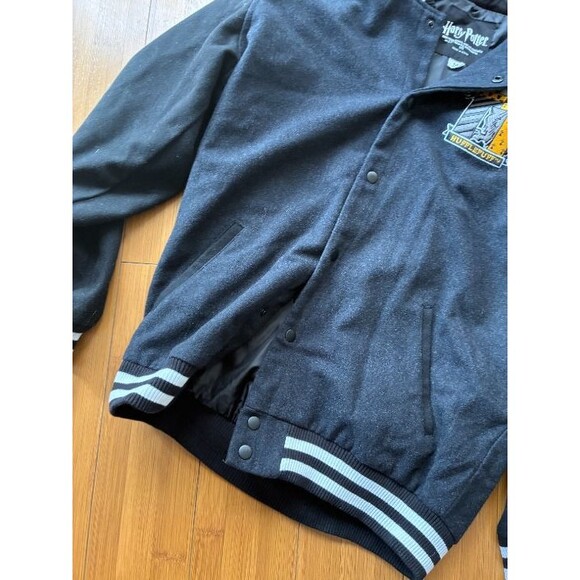 Harry Potter Hufflepuff Varsity Jacket Black Men's Medium - Picture 2 of 4